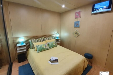 Zimmer mit einem Doppelbett der Unterkunft StopEtape 